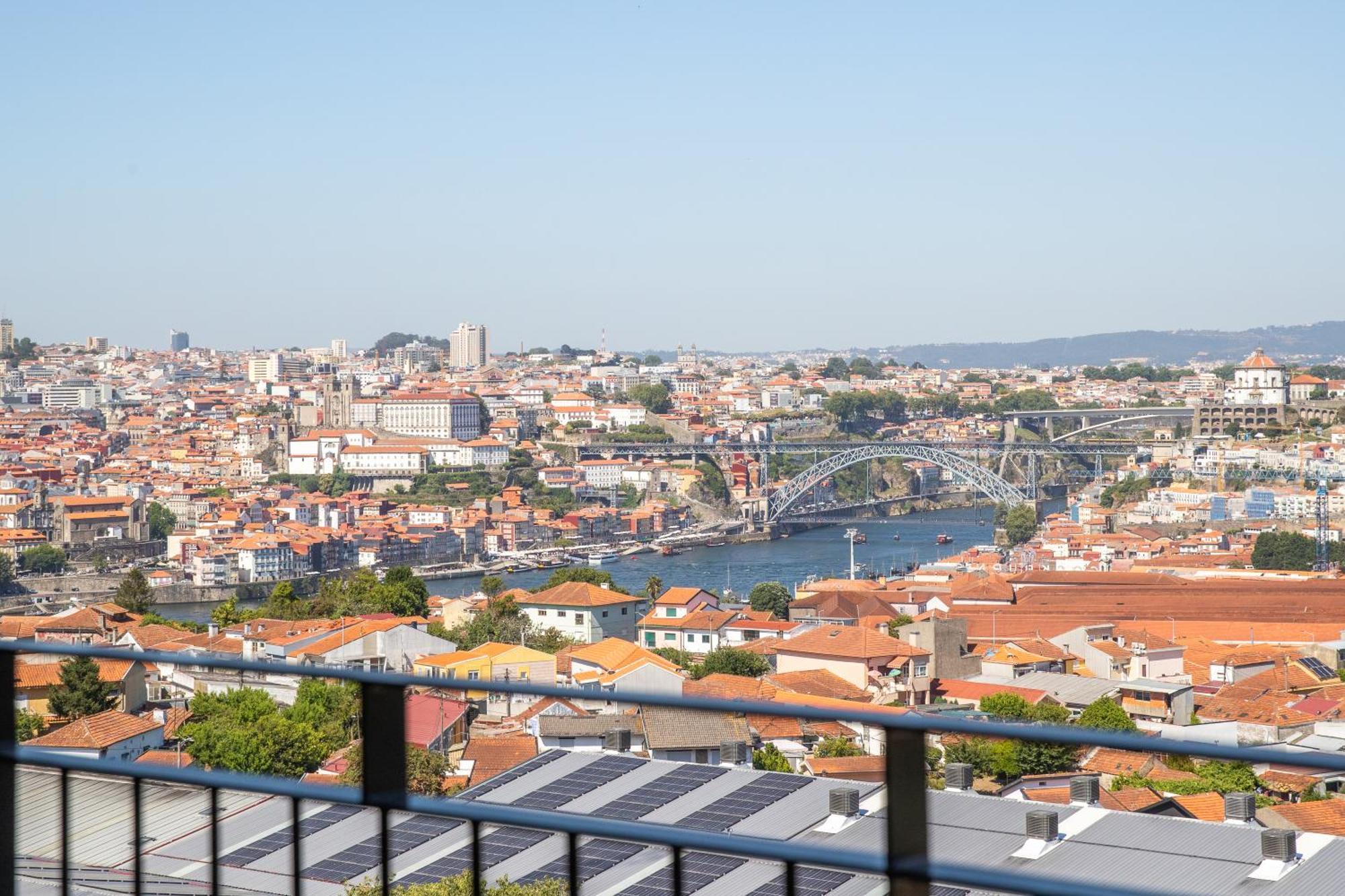 Brand New Luxurious Ap T2 - Amazing View- With Garage Apartment Vila Nova de Gaia Bagian luar foto